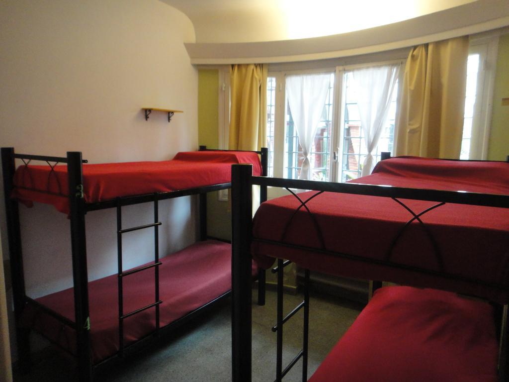La Lechuza Hostel โรซาริโอ ภายนอก รูปภาพ