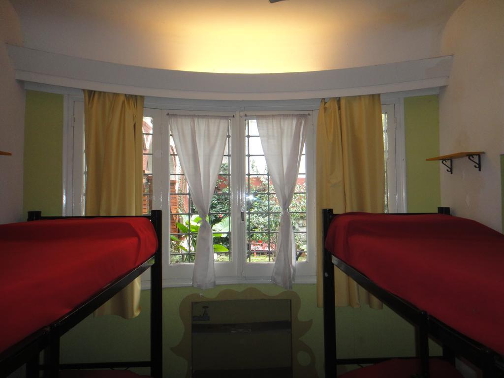 La Lechuza Hostel โรซาริโอ ภายนอก รูปภาพ