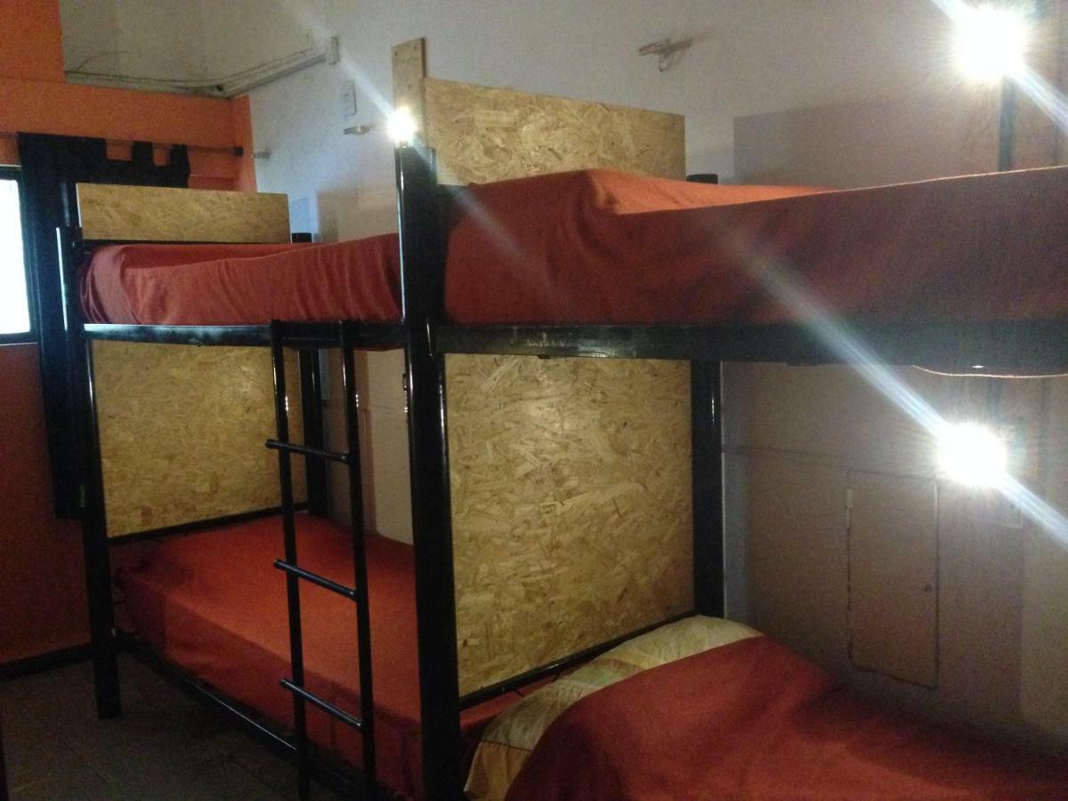 La Lechuza Hostel โรซาริโอ ภายนอก รูปภาพ